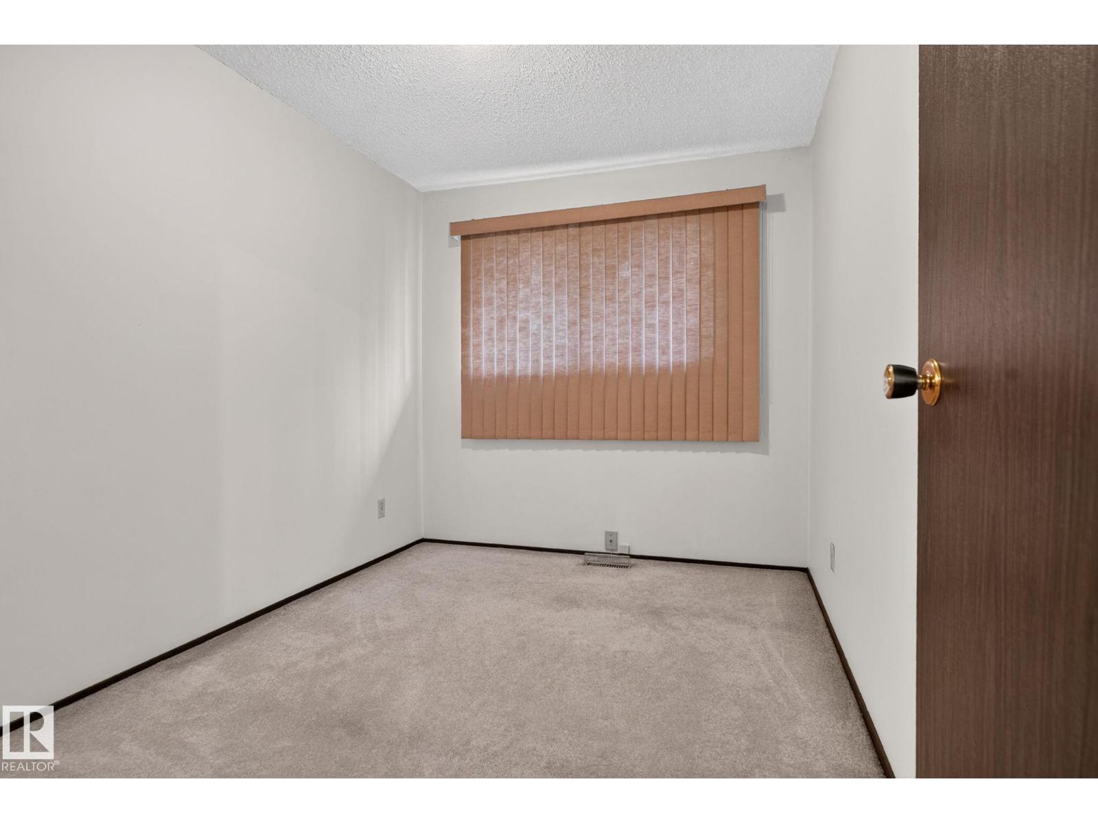 4712 131 AV NW — photo 20