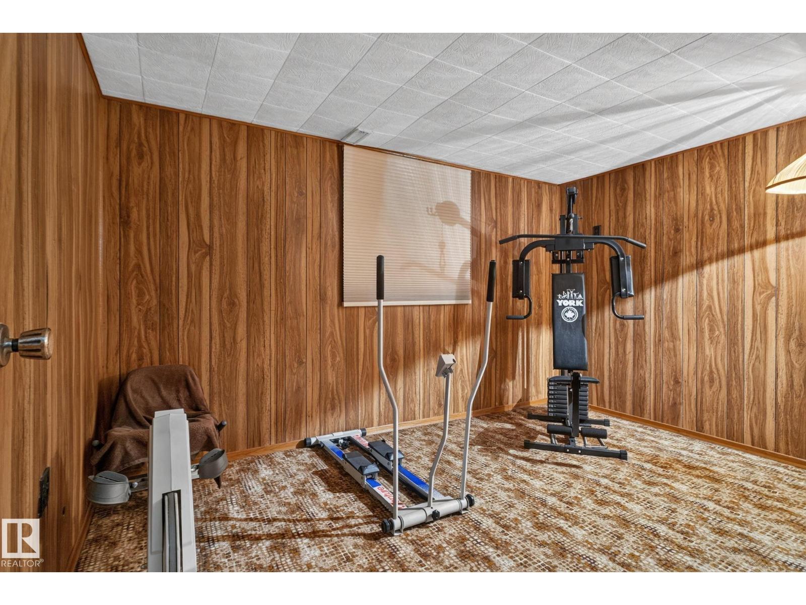 4712 131 AV NW - 42