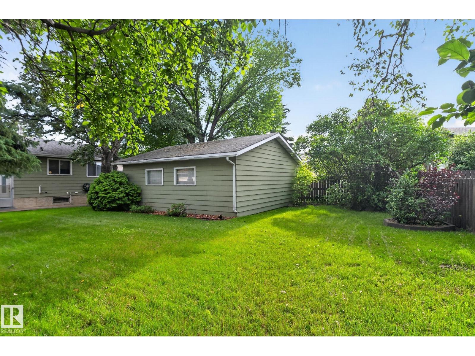 4712 131 AV NW - 51
