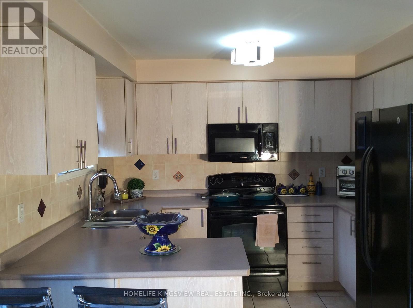 30 CONDOTTI DRIVE - 8