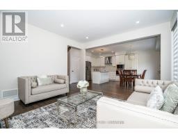 146 Wandering Glider Trail, Bradford West Gwillimbury, ON L3Z2A5 Photo 10
