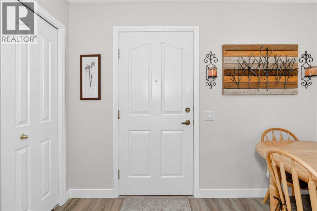 3347, 1818 Simcoe Boulevard SW, Signal Hill, Calgary photo 3