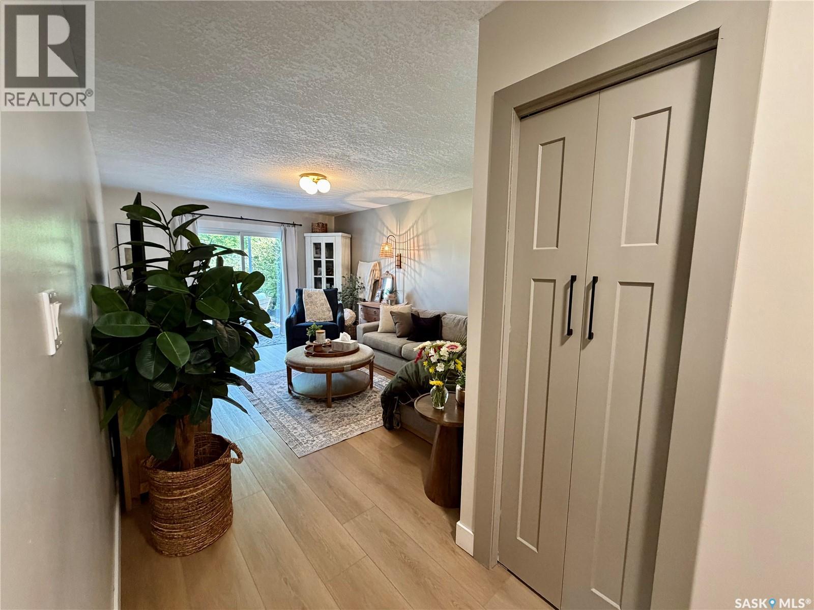 608 Windover AVENUE - 18
