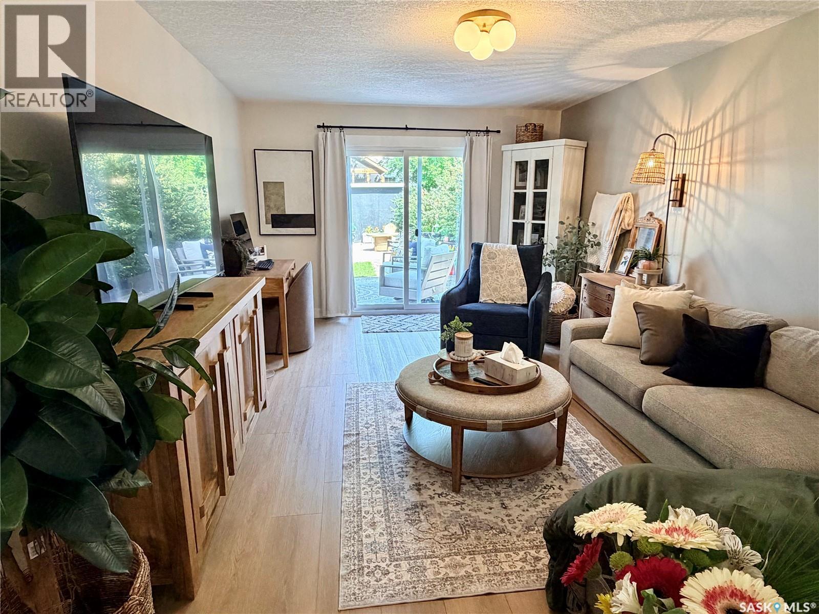 608 Windover AVENUE - 19