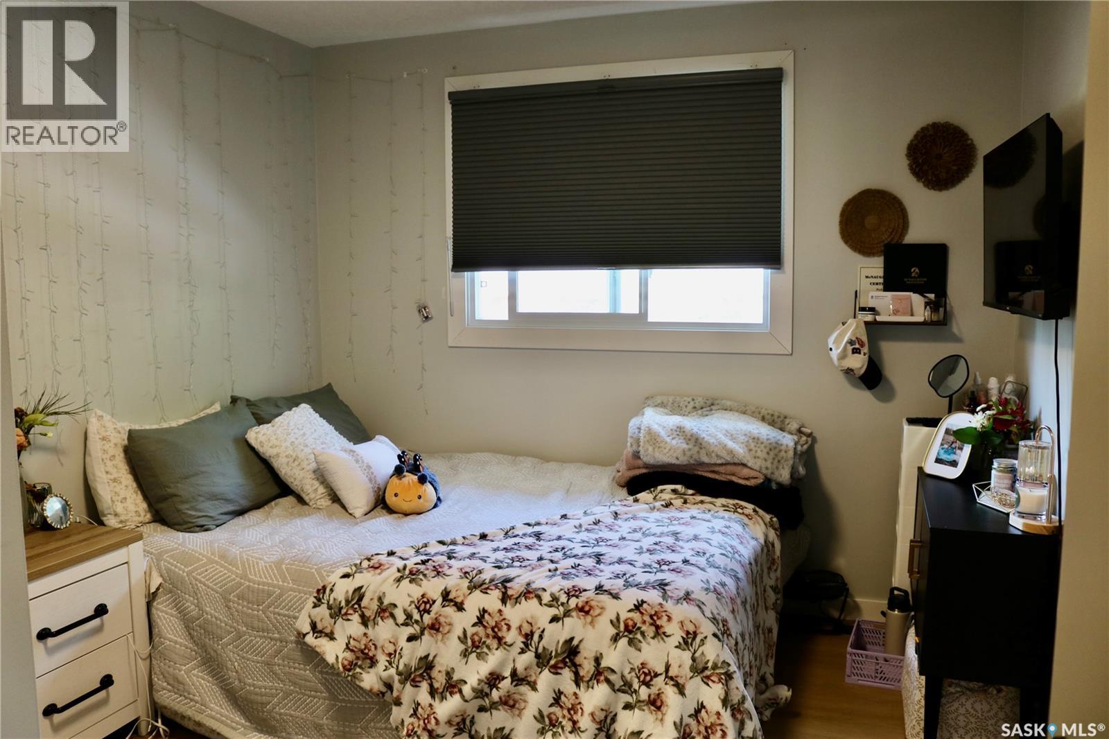608 Windover AVENUE - 22