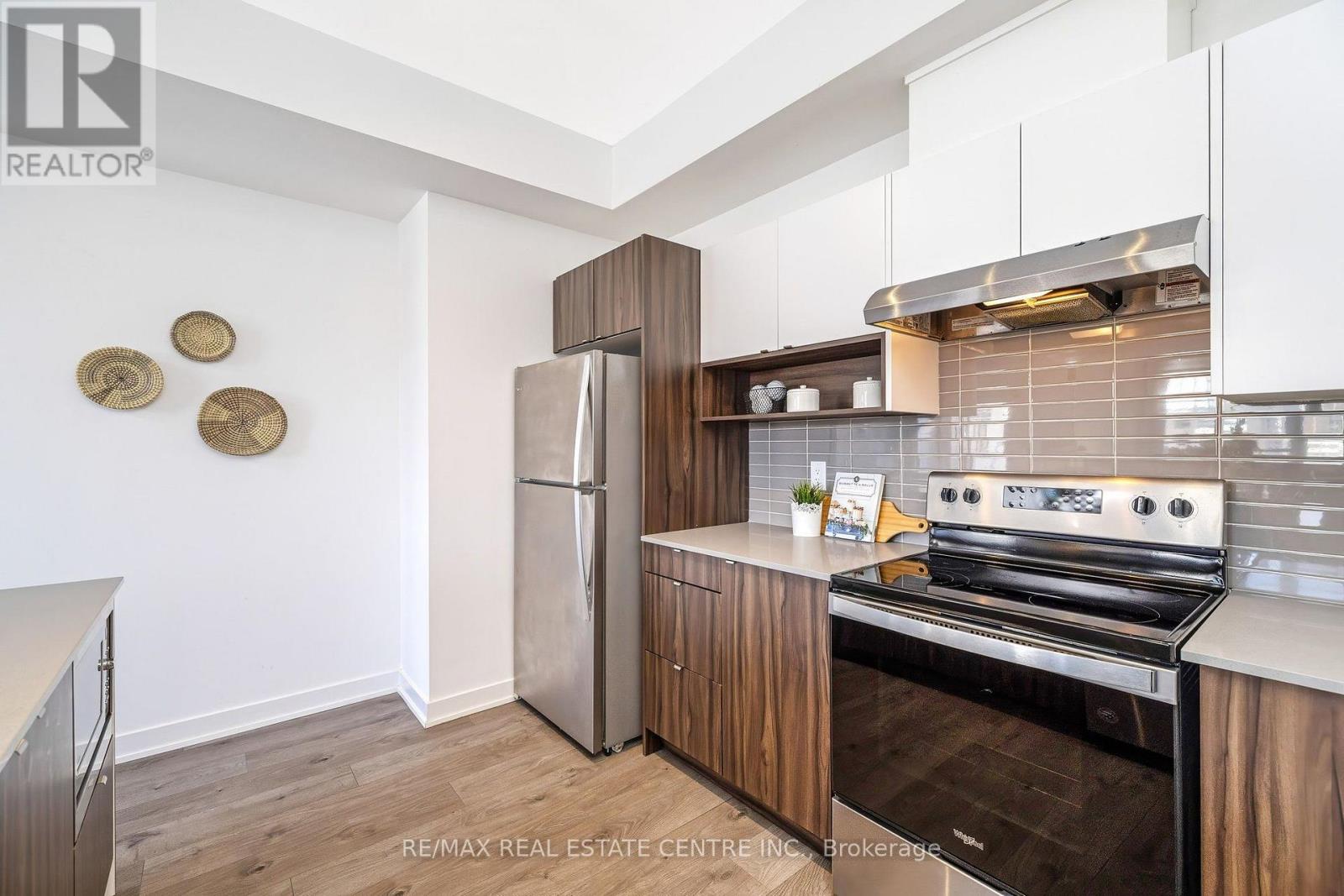 #28 1121 COOKE BOULEVARD - 17