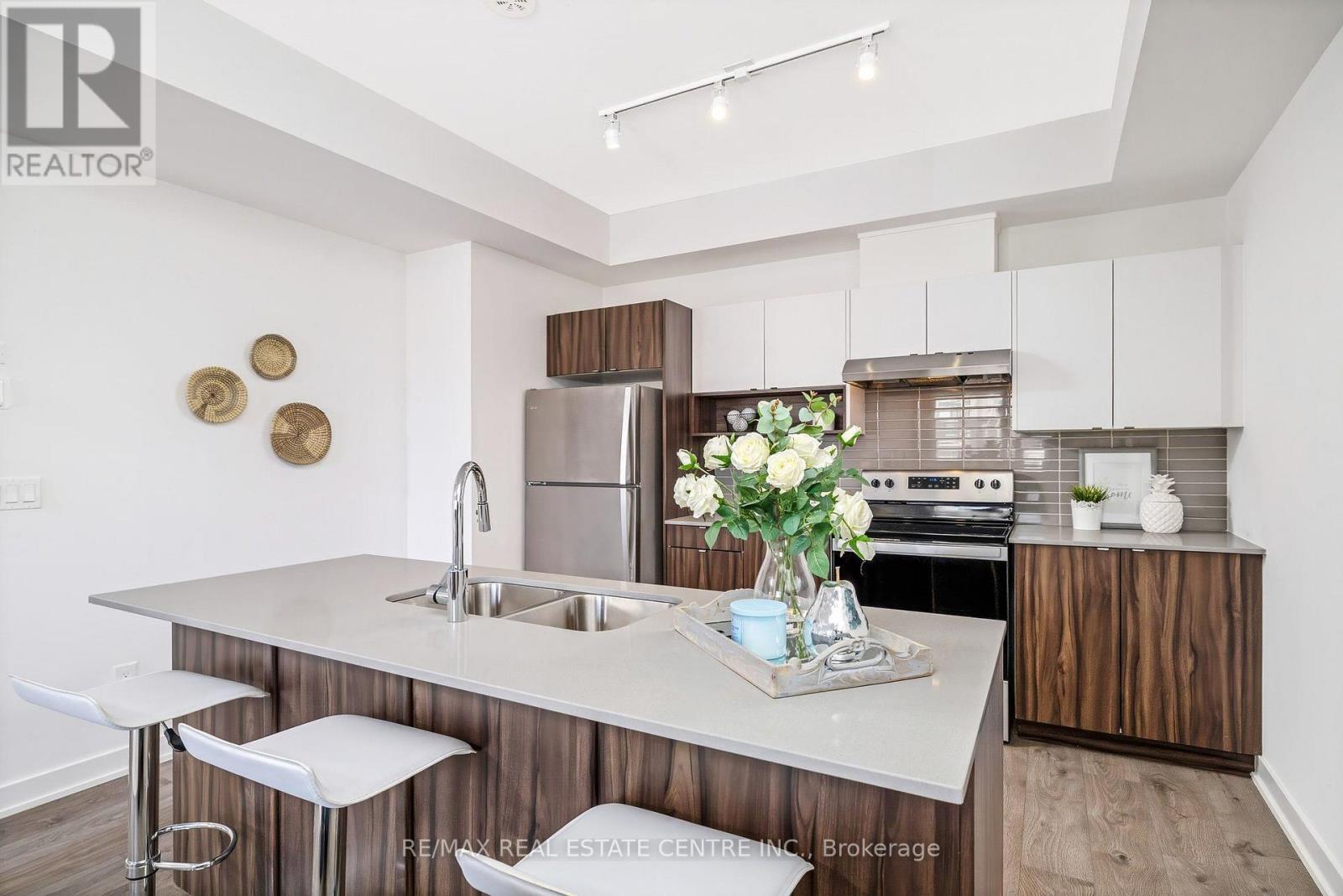 #28 1121 COOKE BOULEVARD - 18
