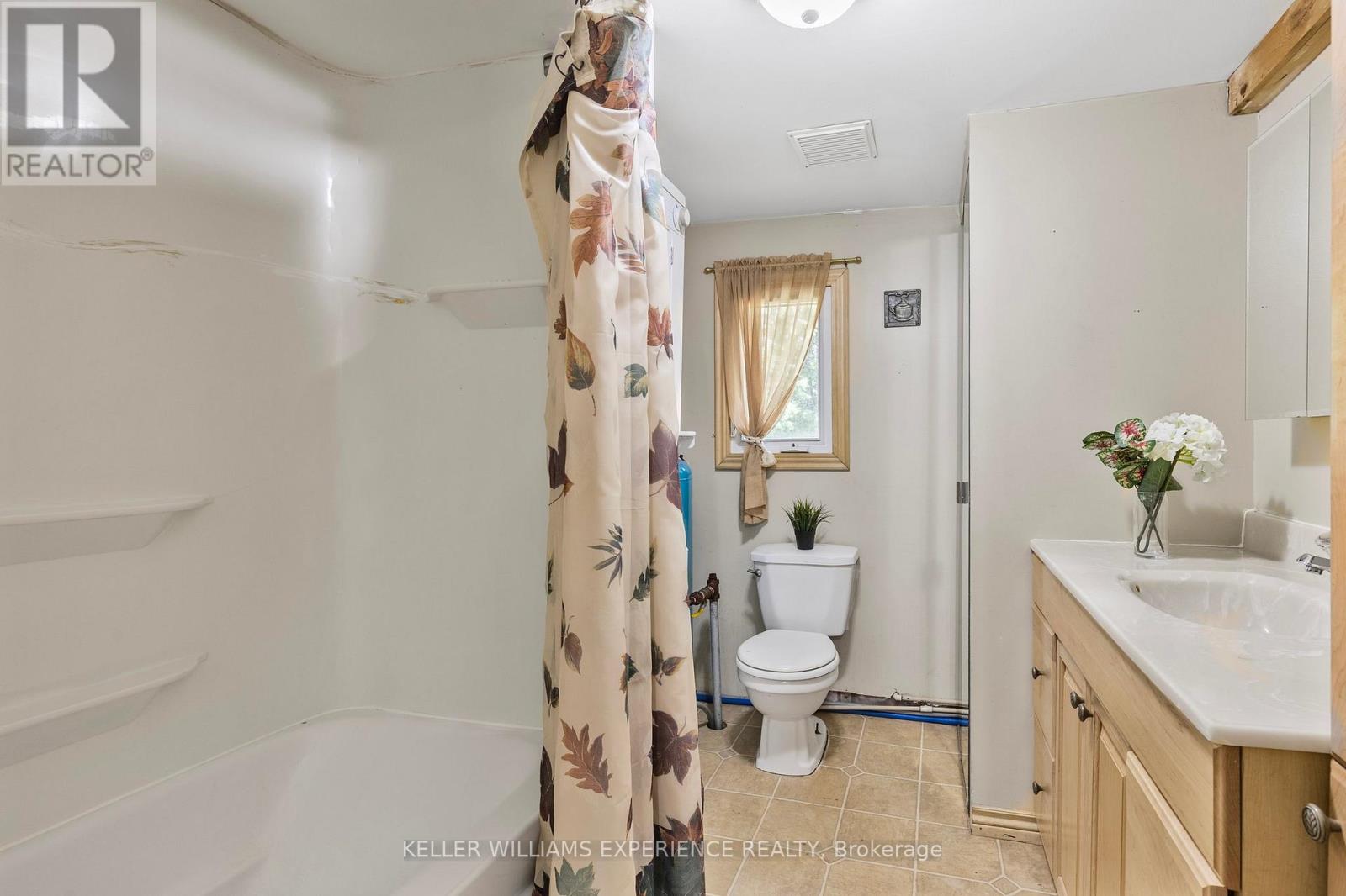 10 SIMCOE ROAD - 13