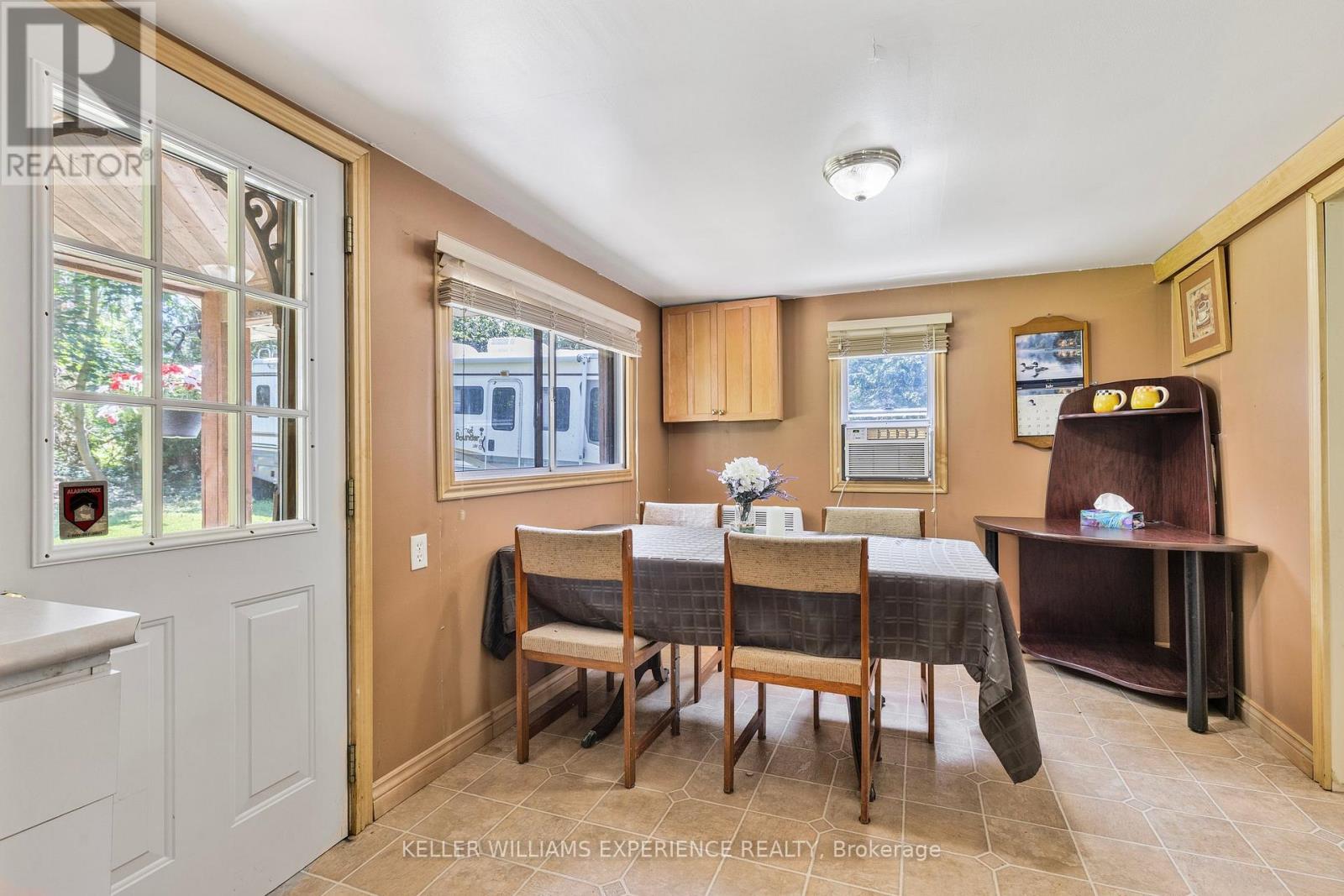 10 SIMCOE ROAD - 8