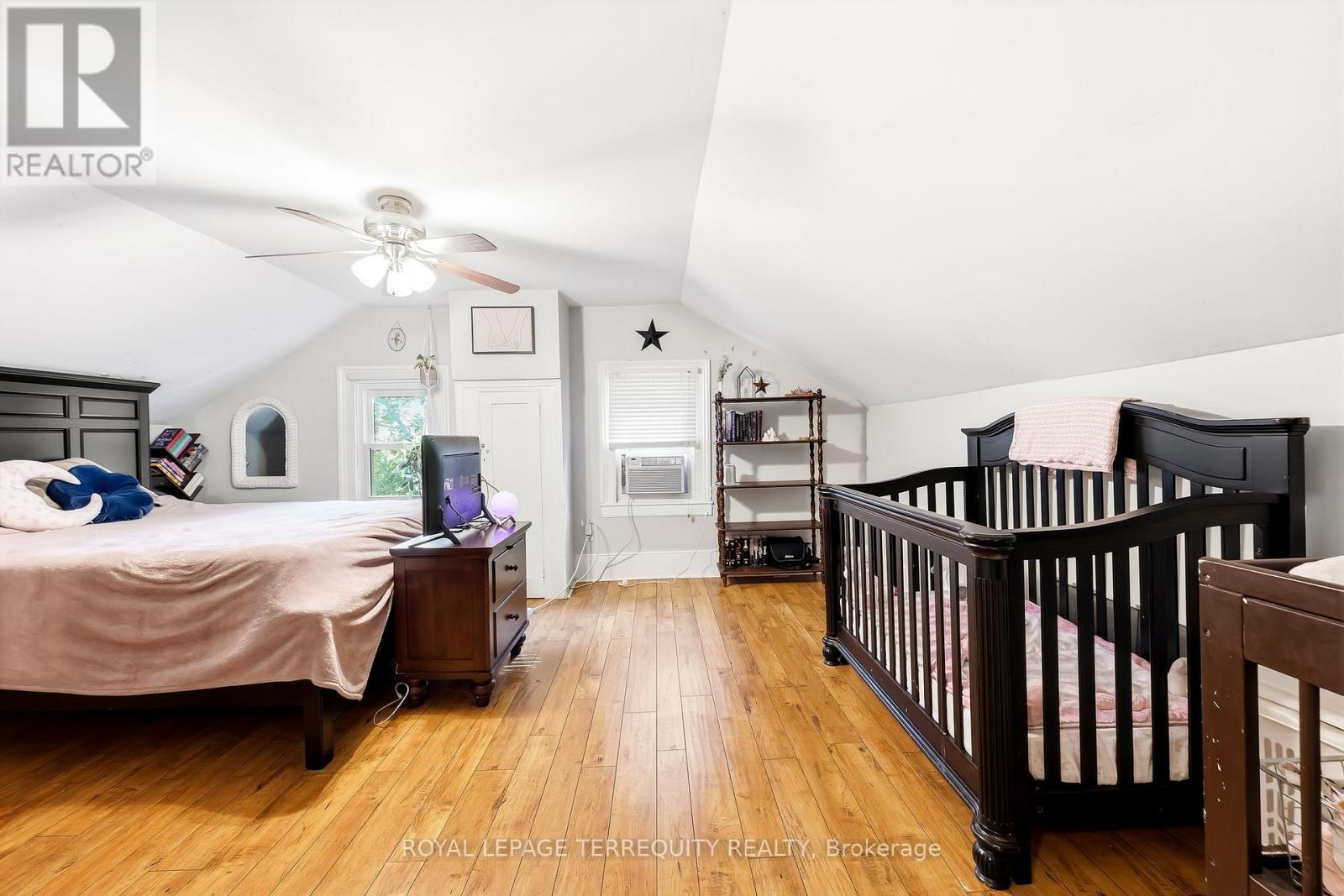 20 KING STREET W - 24