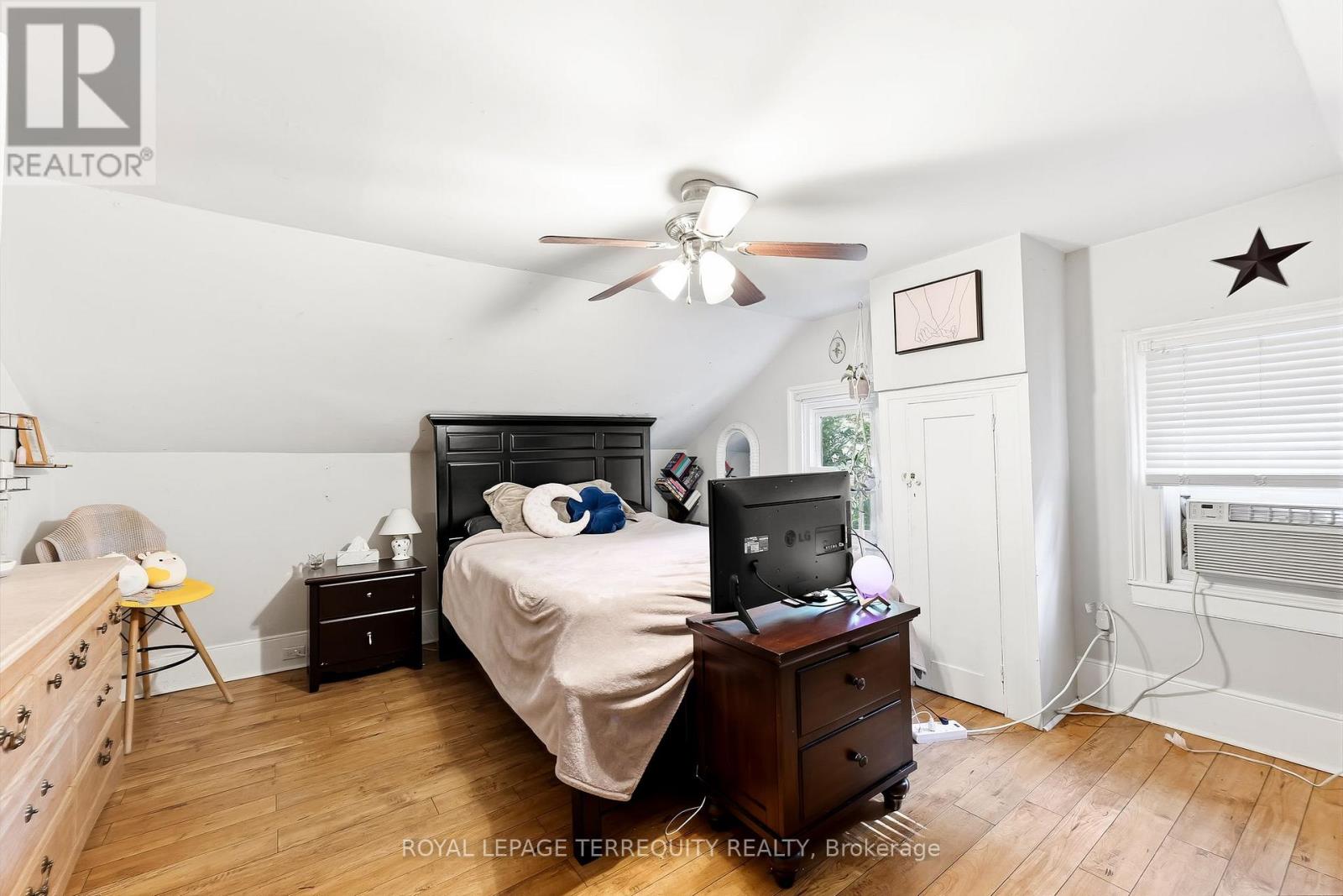 20 KING STREET W - 25