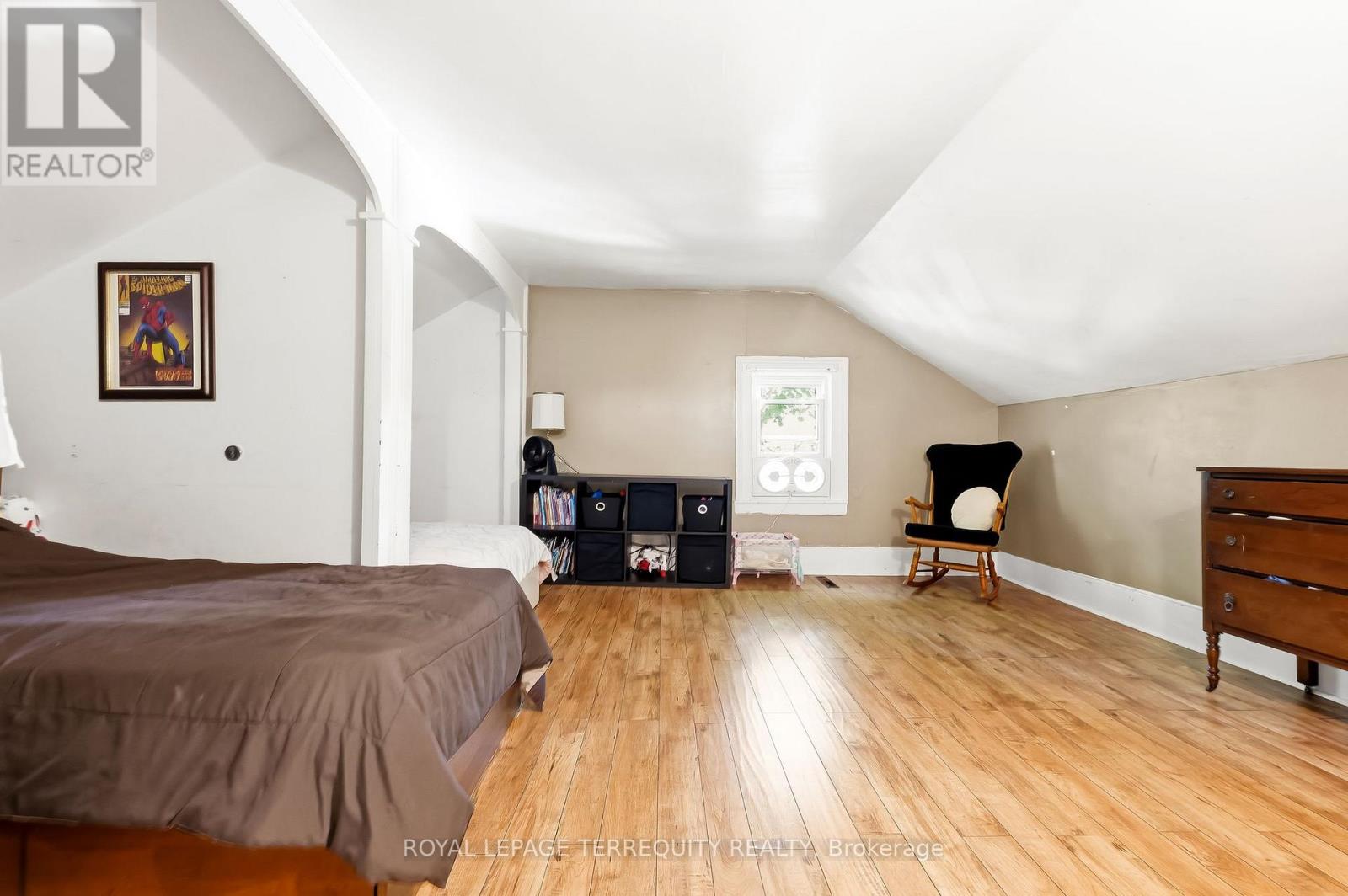20 KING STREET W - 27