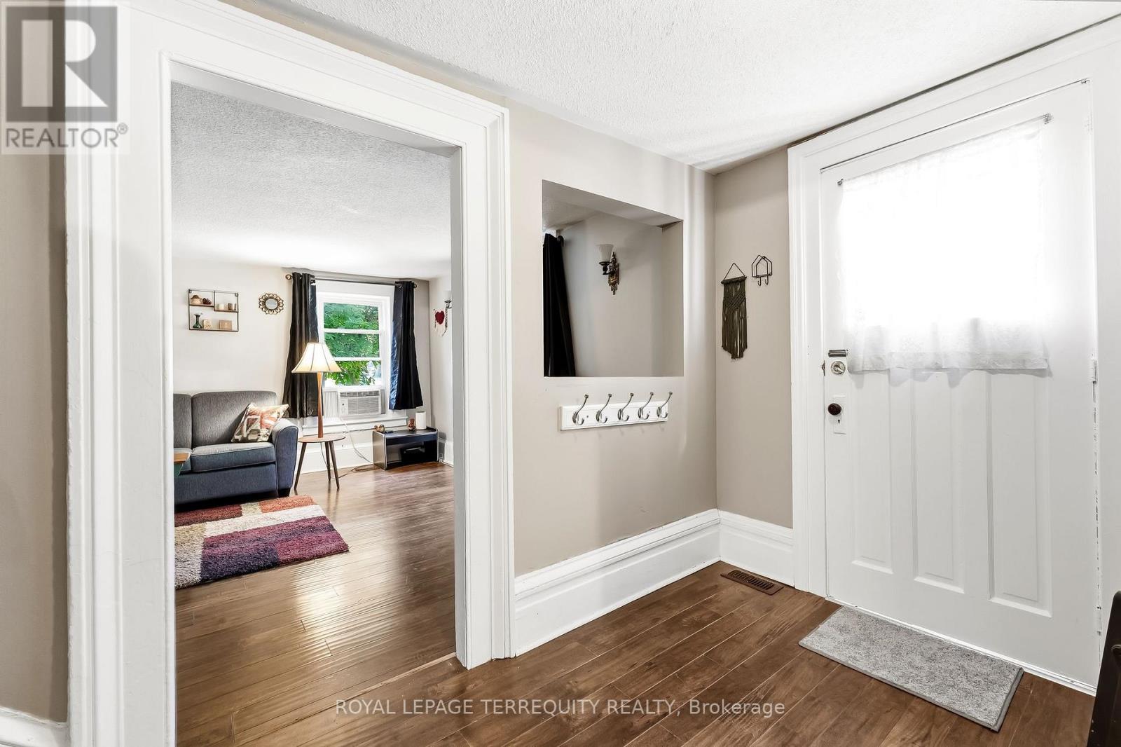 20 KING STREET W - 8