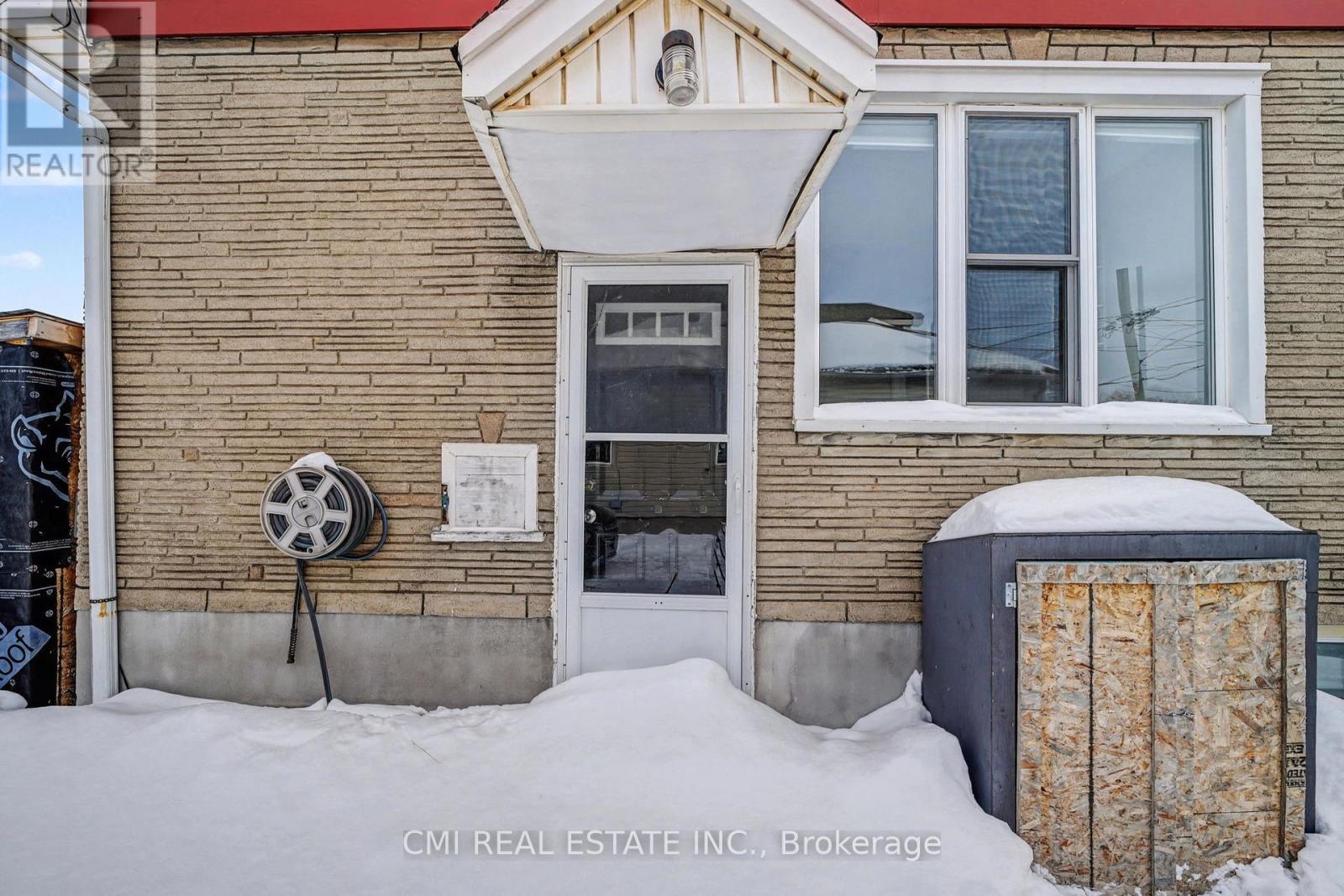 68 QUEEN STREET S - 40