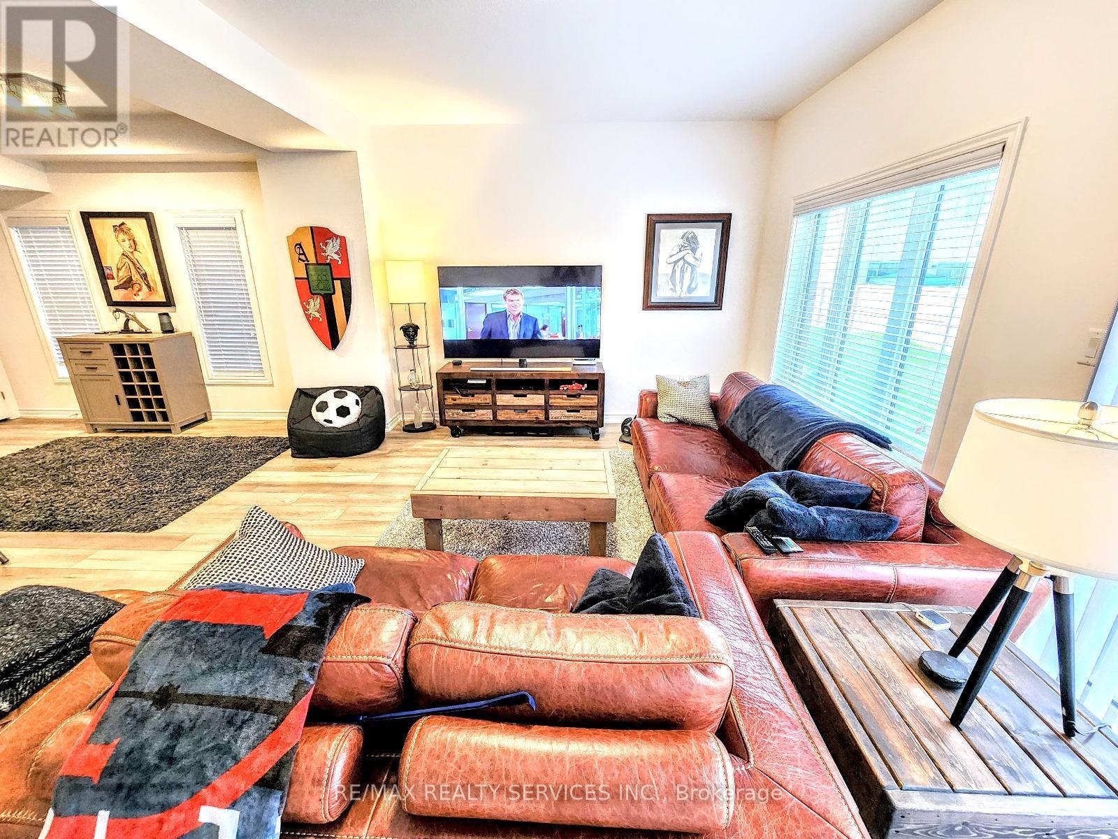 76 JUNE CALLWOOD WAY - 9