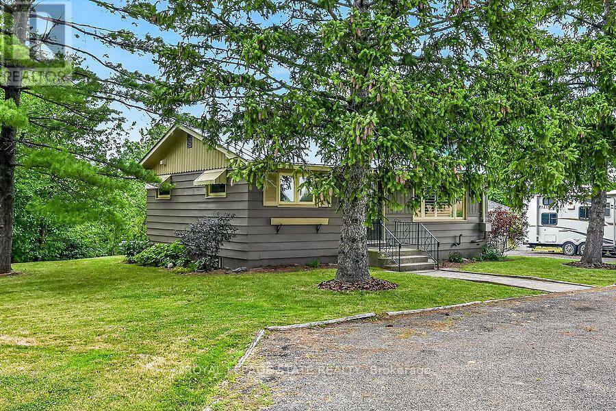 2856 SOUTH GRIMSBY RD 8 - 33
