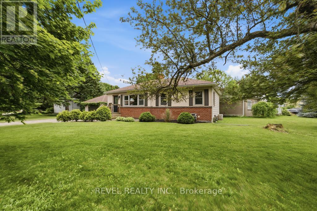 16 CARRINGTON COURT - 1