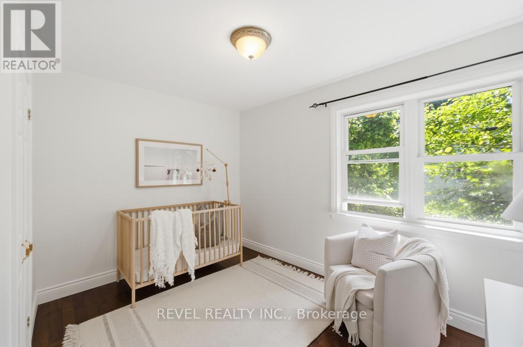 16 CARRINGTON COURT - 15