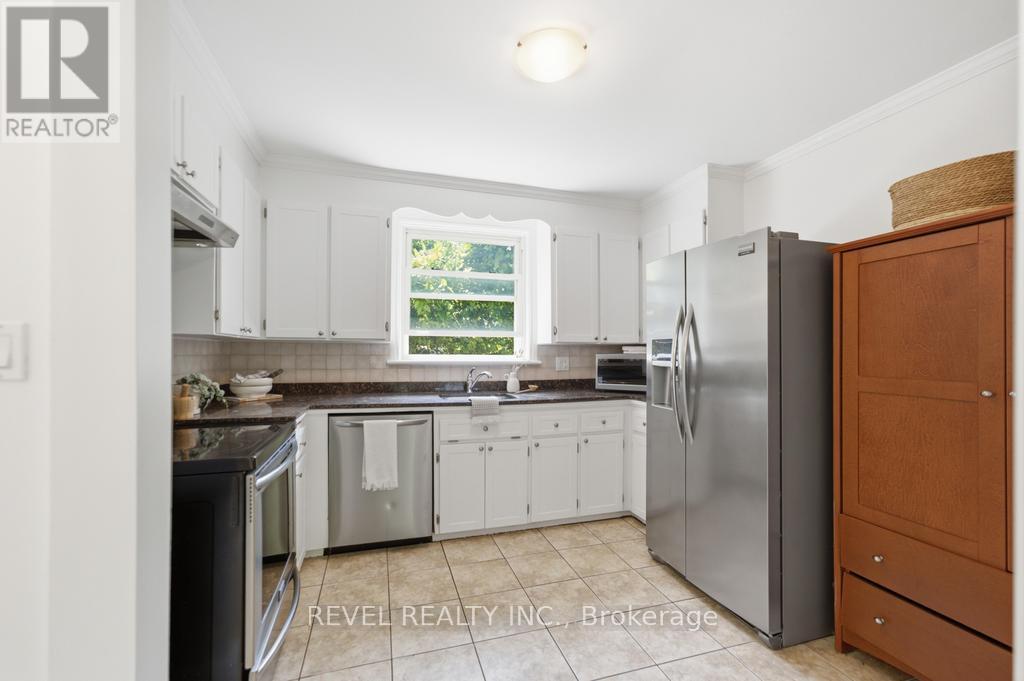 16 CARRINGTON COURT - 17