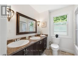 16 Carrington Court, Hamilton, ON L9A4N6 Photo 11