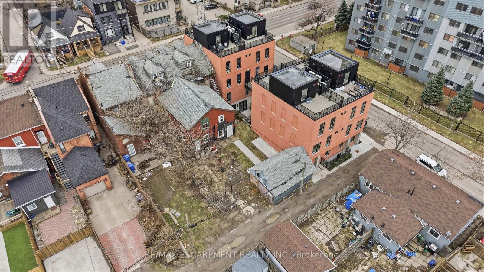 133-135 WELLINGTON STREET - 15