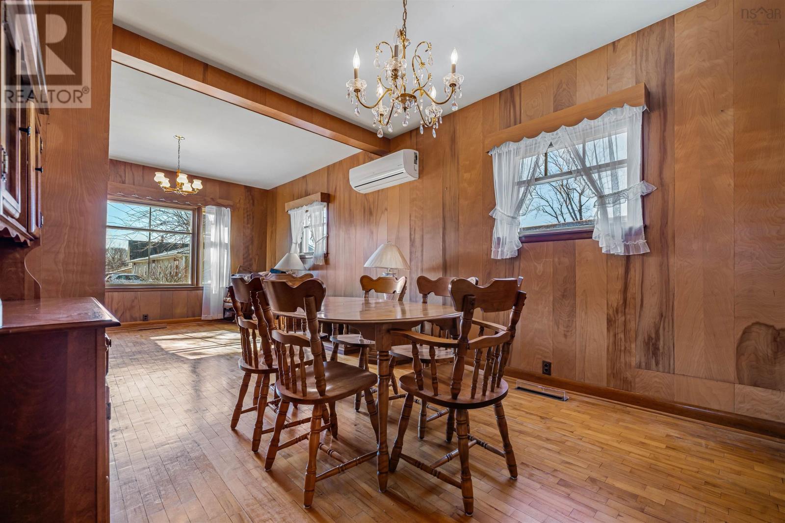 8 Robie Street - 21