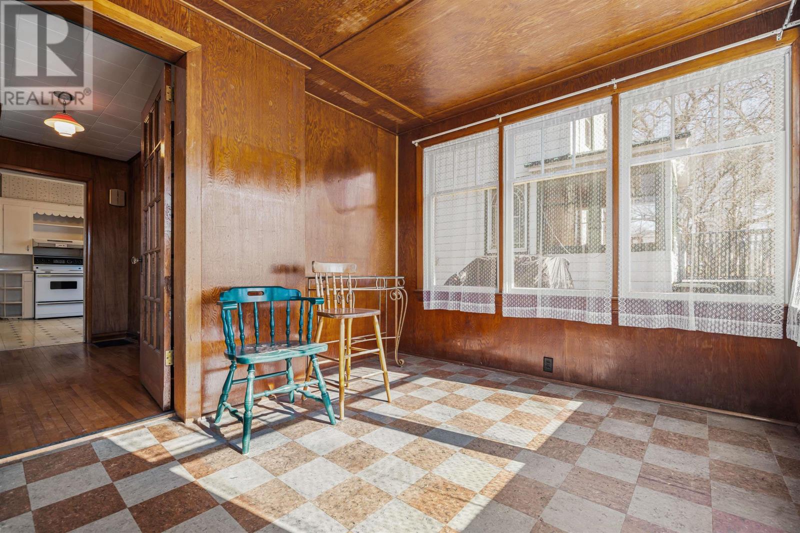 8 Robie Street - 30