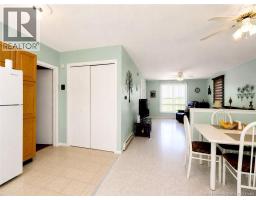 Living room - 340 Ave Du Tré Carré, Shippagan, NB E8S1Y4 Photo 14
