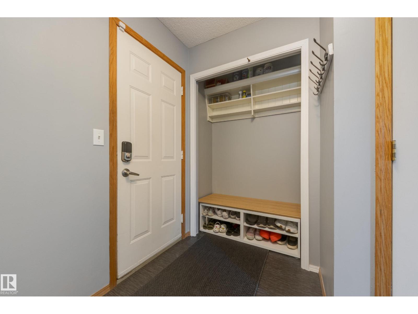 4810 42 ST - 15