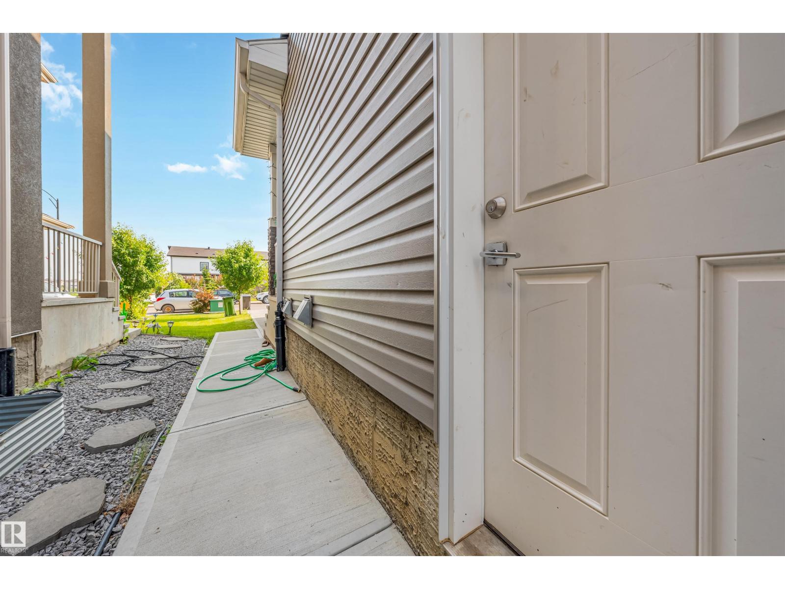 2630 16A Ave NW - 39