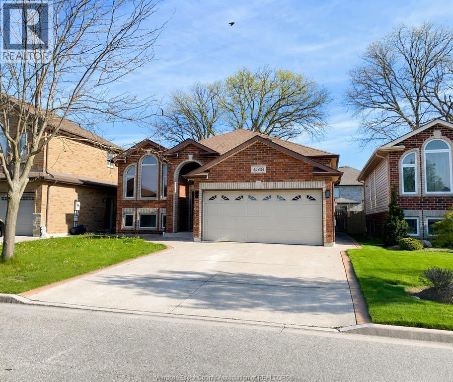 4518 HELSINKI CRESCENT - 1