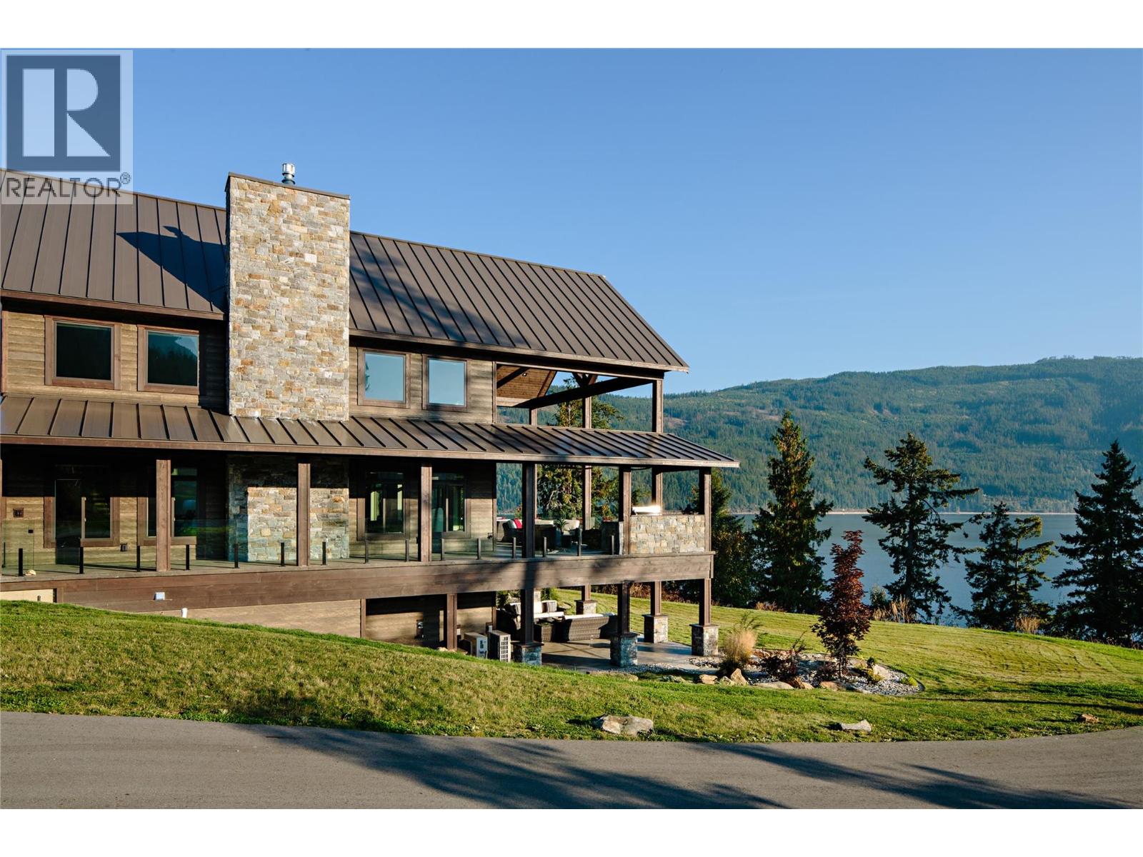  6525 Worrall Road, Tappen