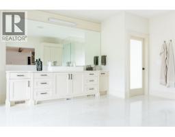 2pc Bathroom - 6525 Worrall Road, Tappen, BC V0E2X1 Photo 12