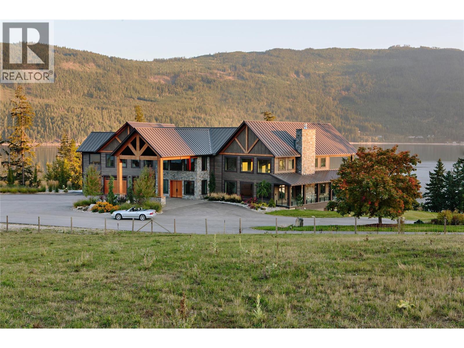  6525 Worrall Road, Tappen