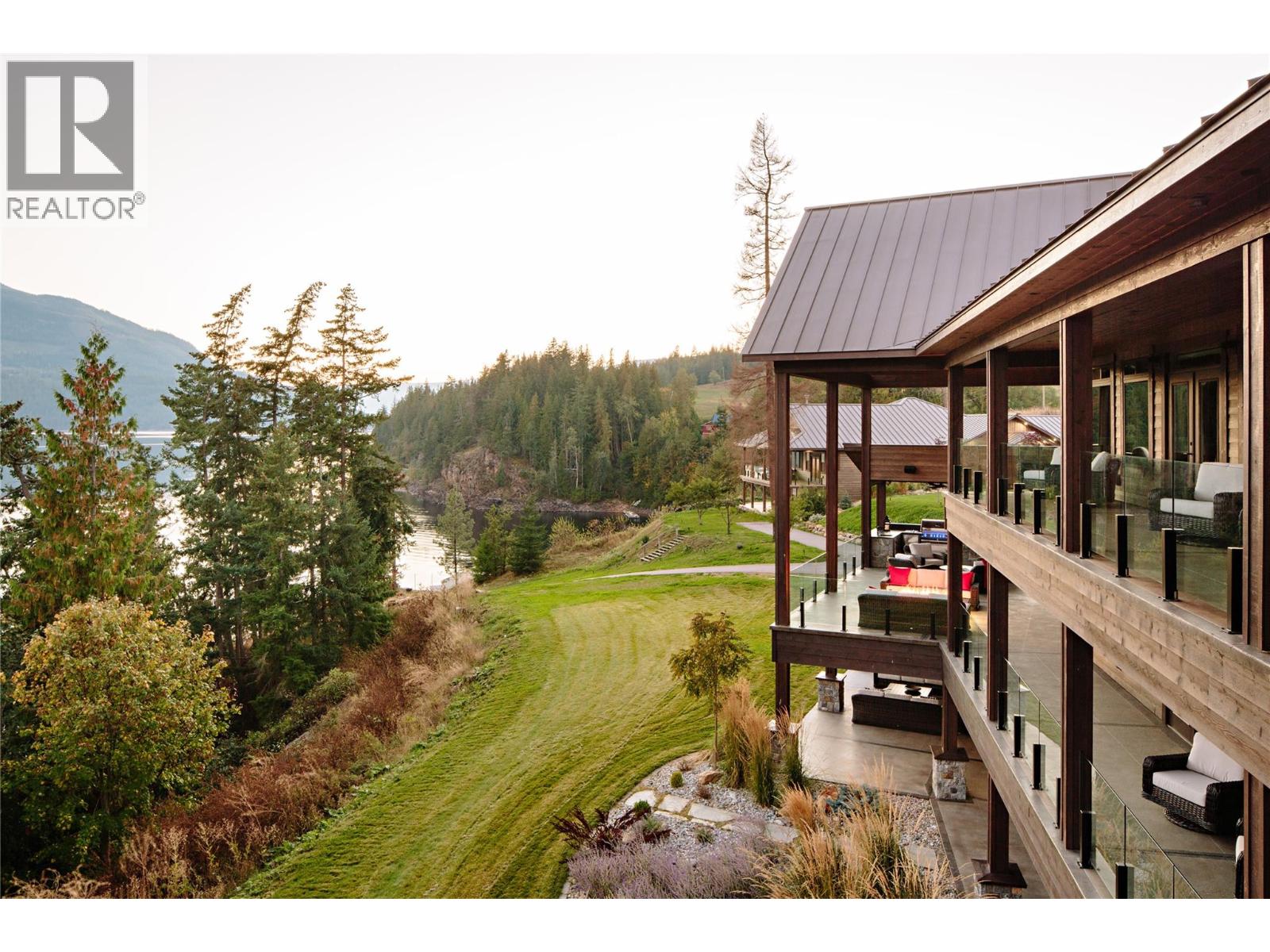  6525 Worrall Road, Tappen