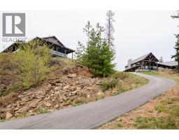 3pc Ensuite bath - 6525 Worrall Road, Tappen, BC V0E2X1 Photo 11