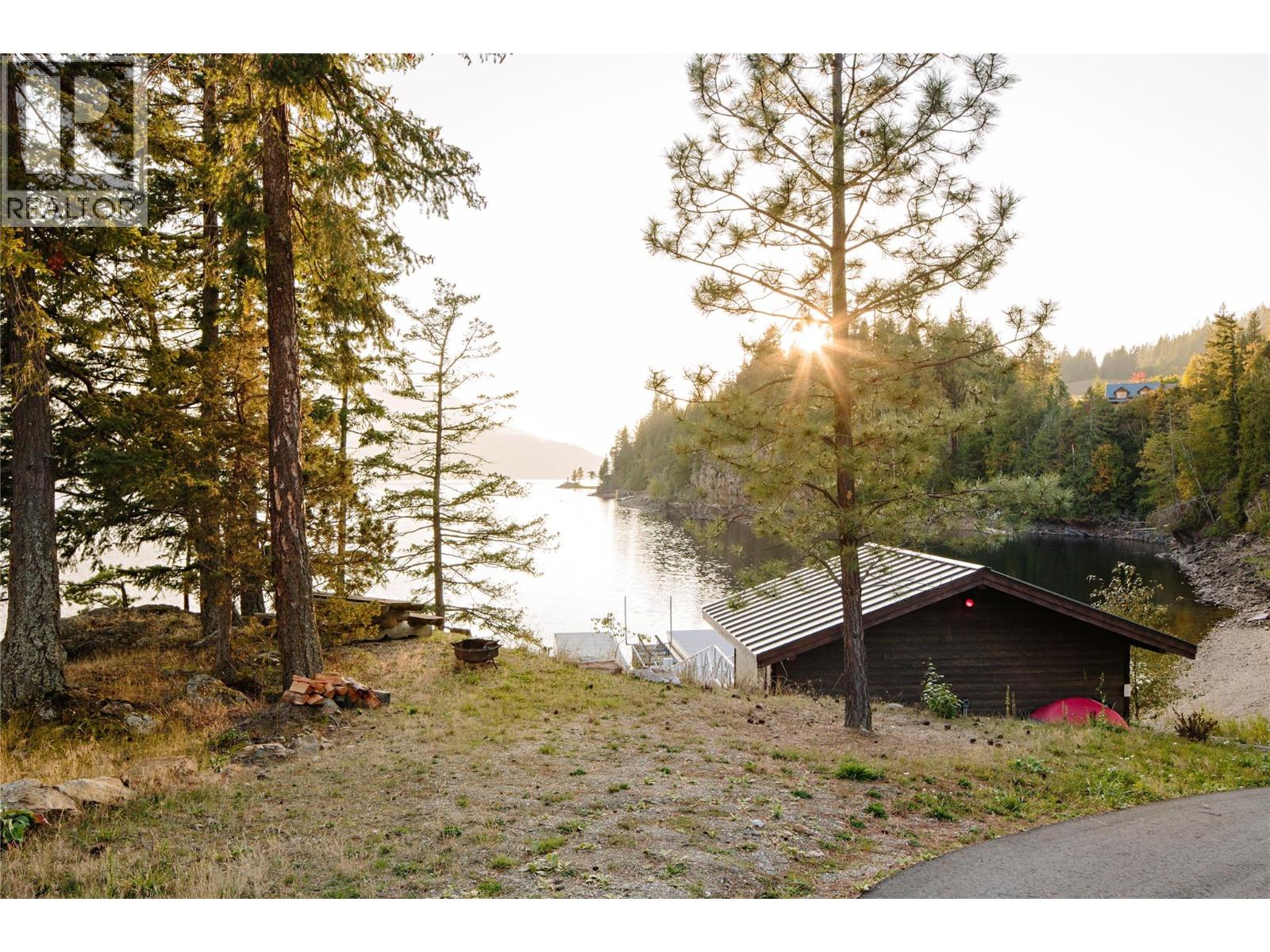  6525 Worrall Road, Tappen