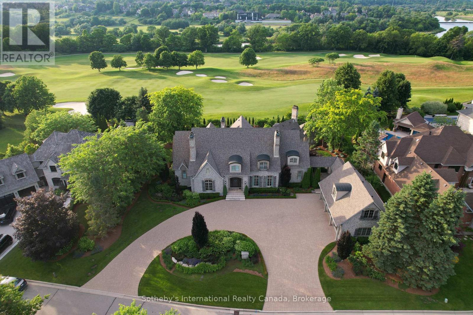 28 DEER RIDGE CRESCENT - 2