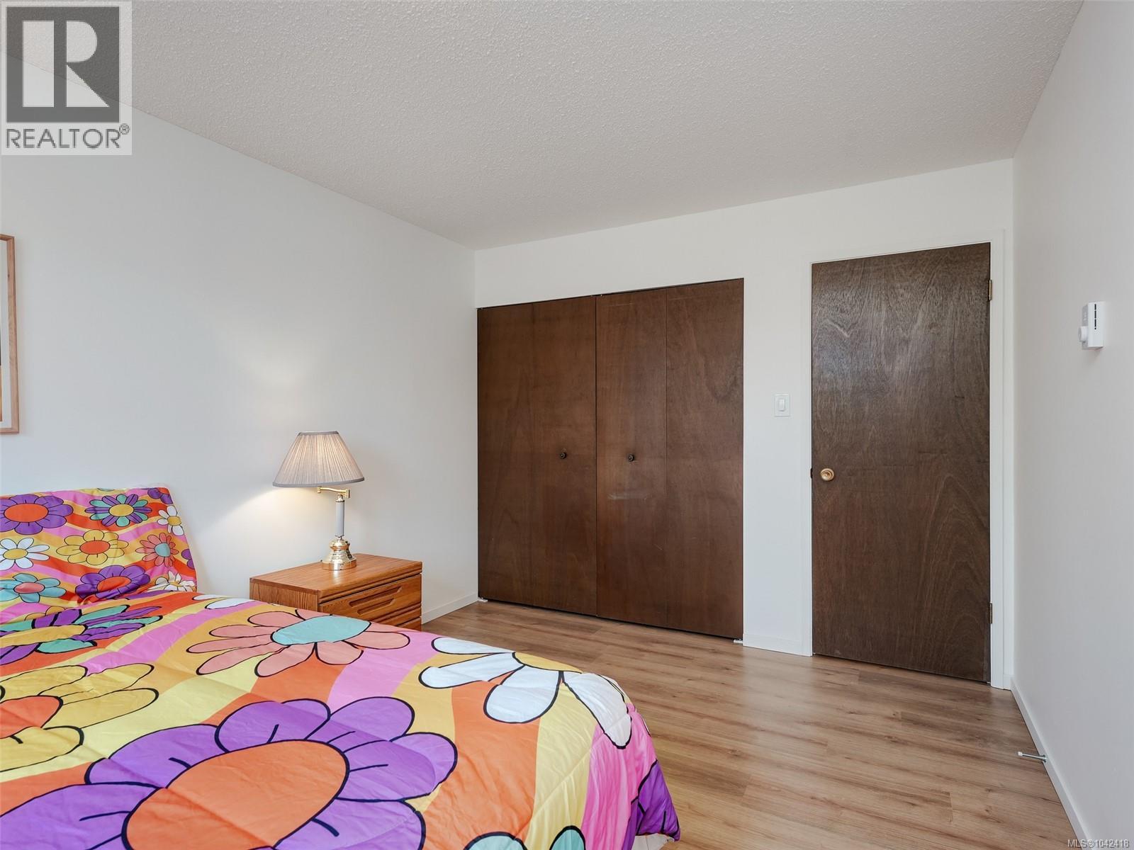 #207 1124 Esquimalt Rd - 11
