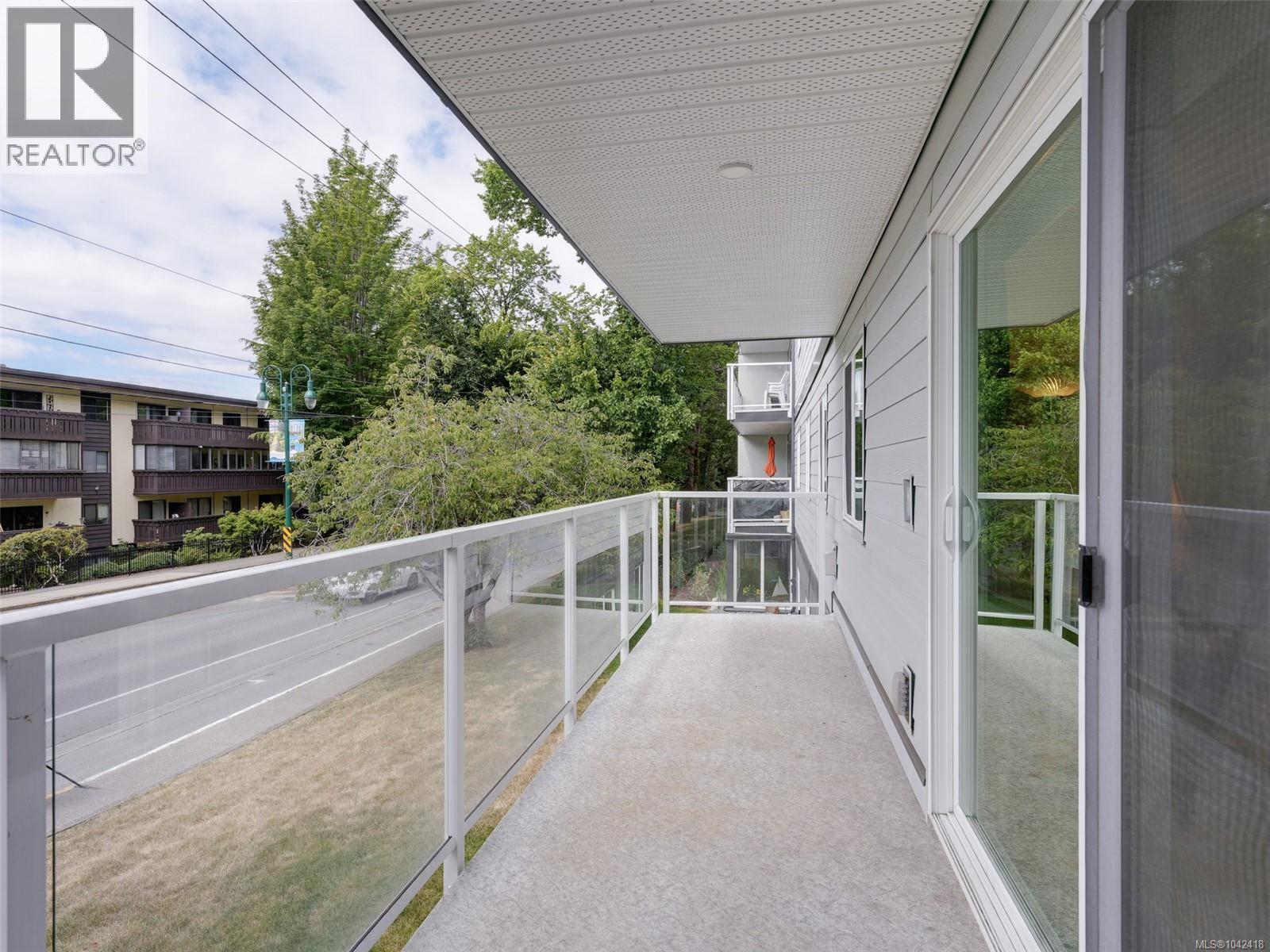 #207 1124 Esquimalt Rd - 20