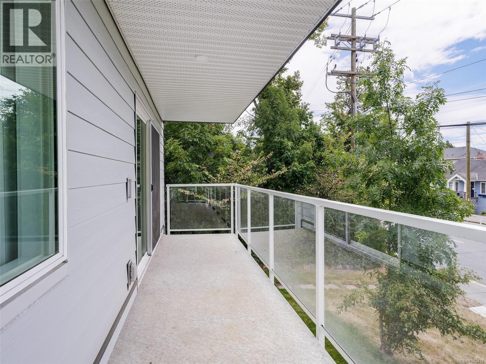 #207 1124 Esquimalt Rd - 21