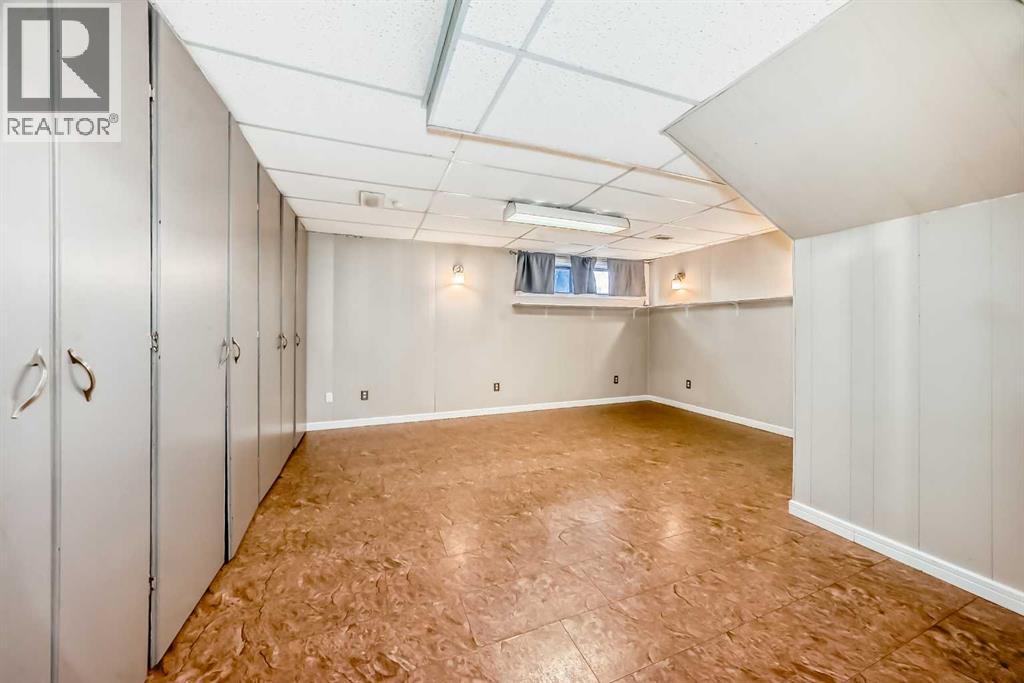 2 Nichols Crescent - 36
