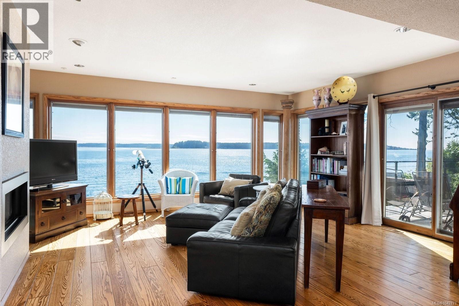 8543 Lochside Dr - 5