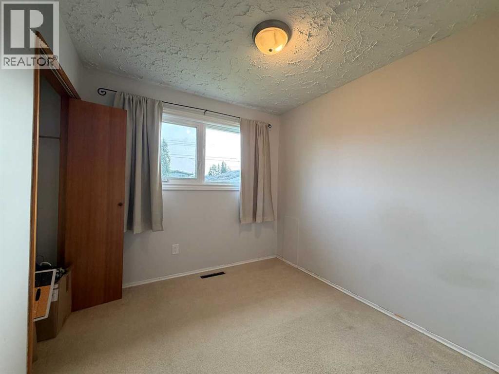 22 Athabasca Drive - 12