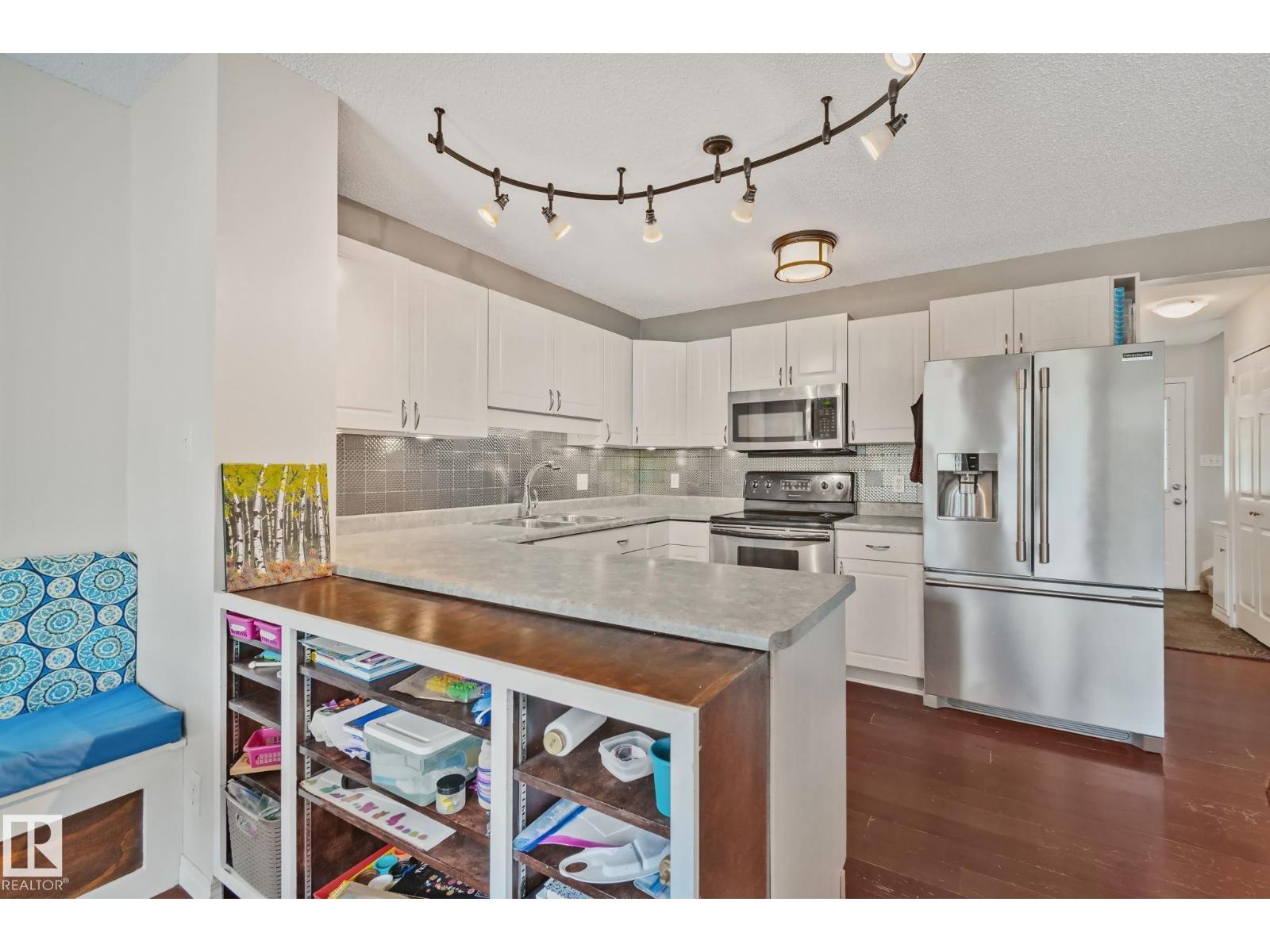 12248 16 AV SW - photo 4