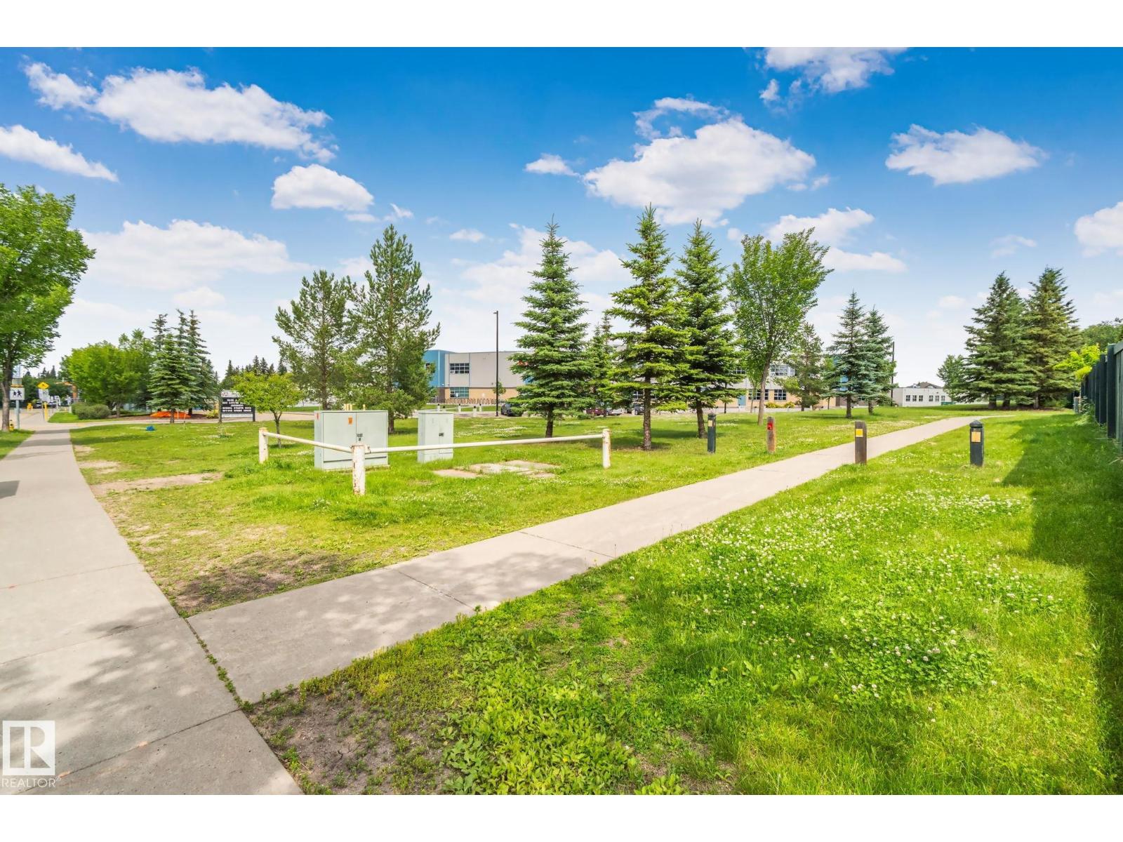 12248 16 AV SW - 43