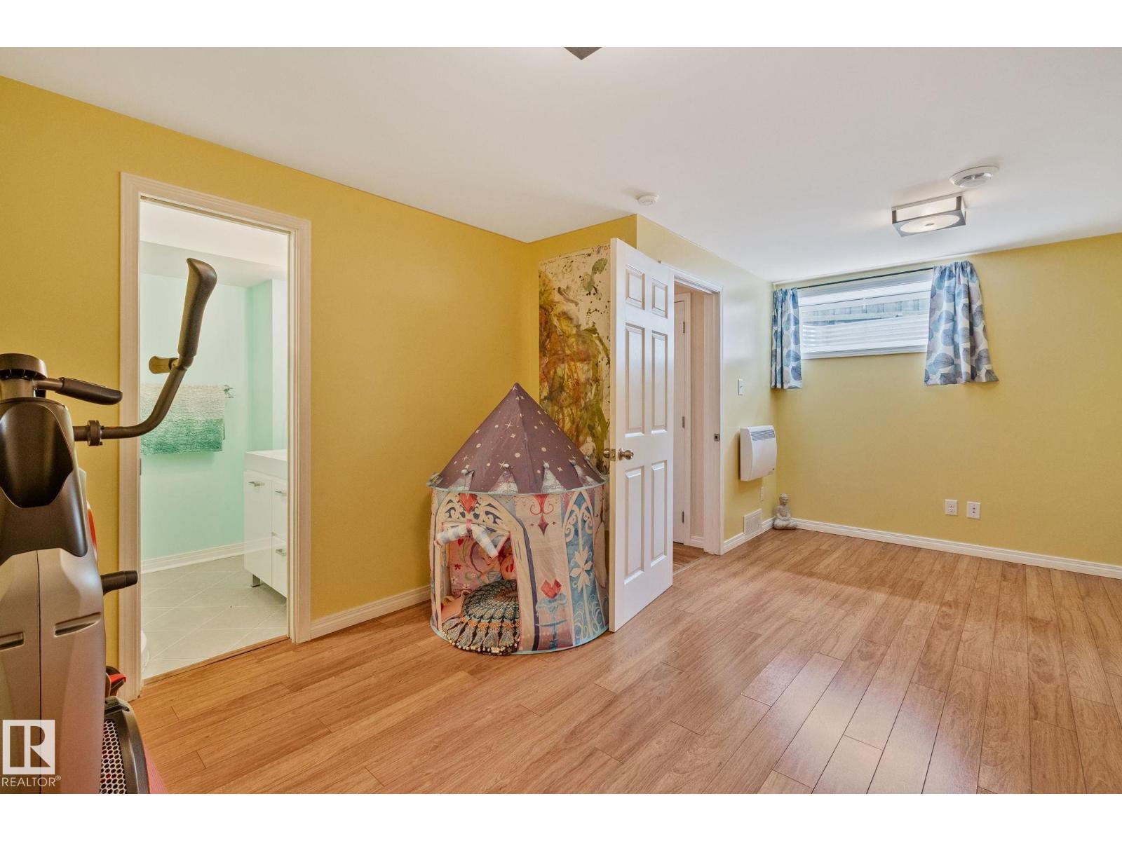 12248 16 AV SW - 25
