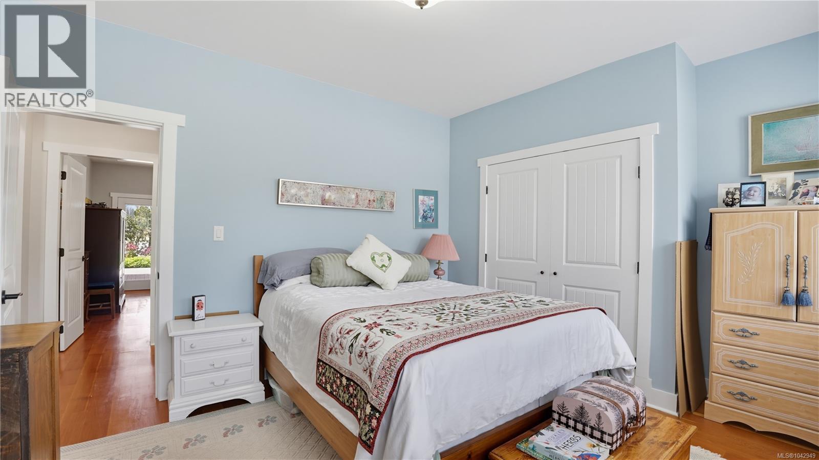 6458 Diana Dr - 24