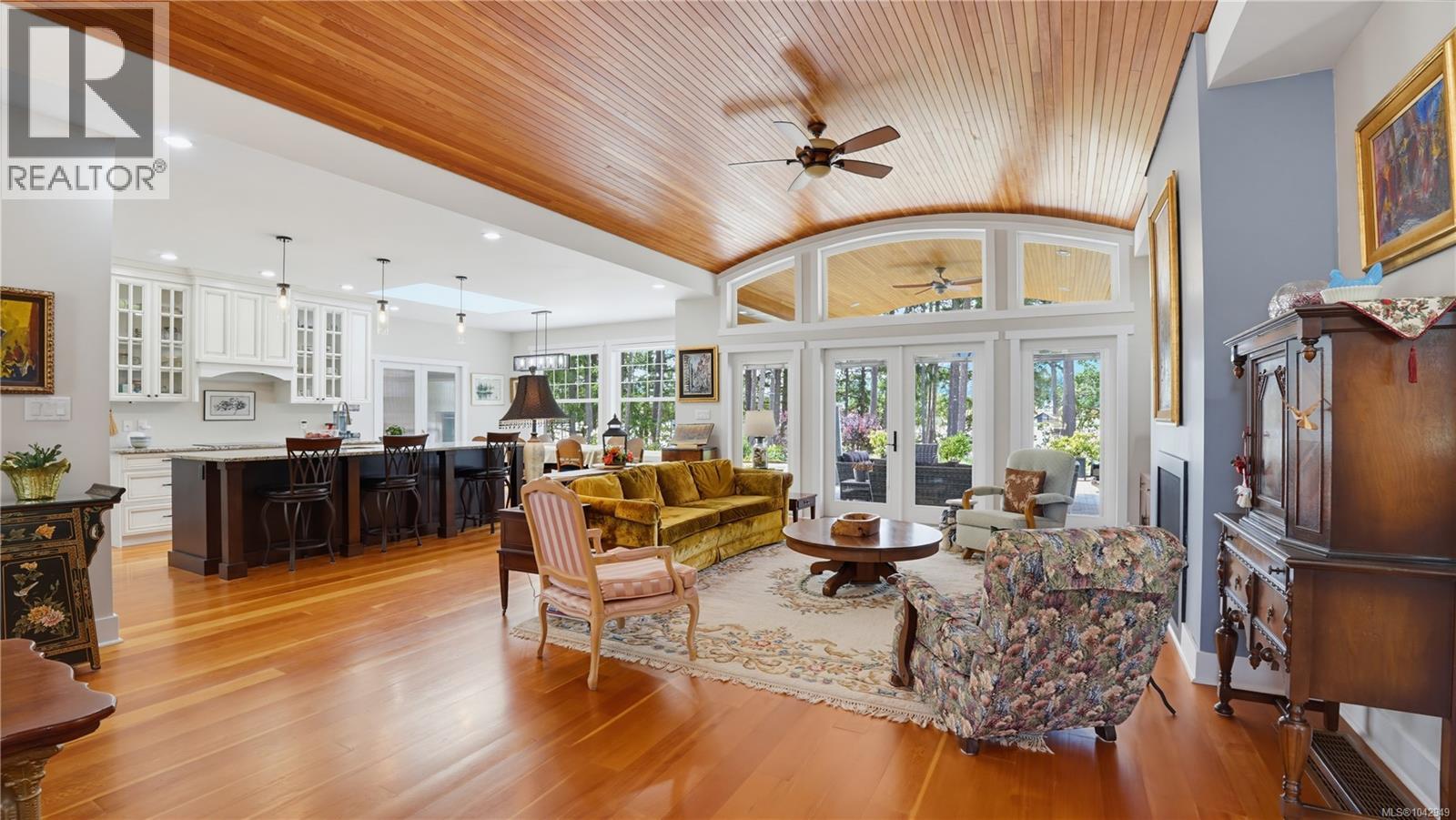 6458 Diana Dr - 9