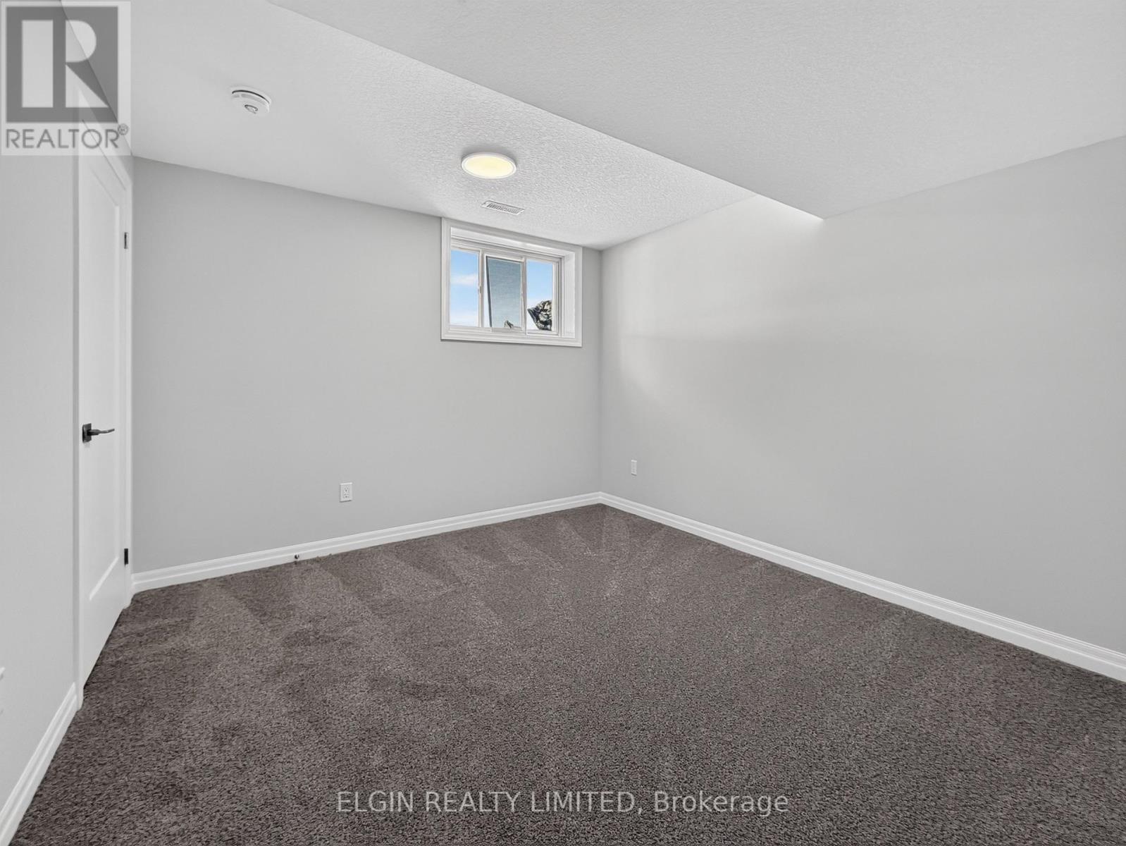 55 WOODCOCK DRIVE - 32